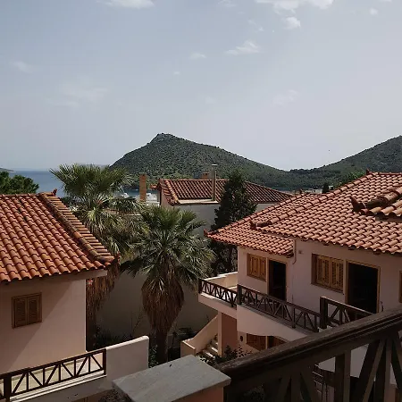 Ξενοδοχείο με διαμερίσματα Ninemia Τολό