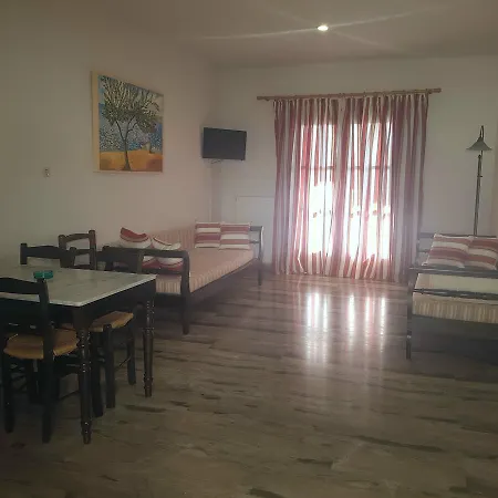 Ninemia Ξενοδοχείο με διαμερίσματα Τολό