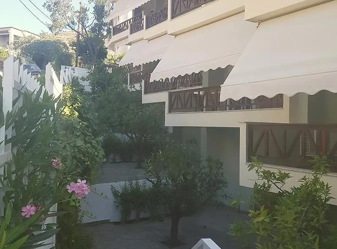 Ninemia Ξενοδοχείο με διαμερίσματα 4*